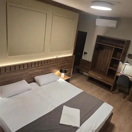 Drei Schweizer Hotel *